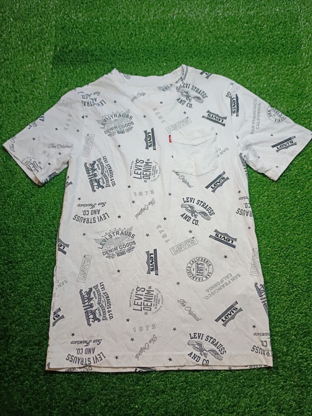 Levi's White Youth T-Shirt with All-Over Logo Print XL